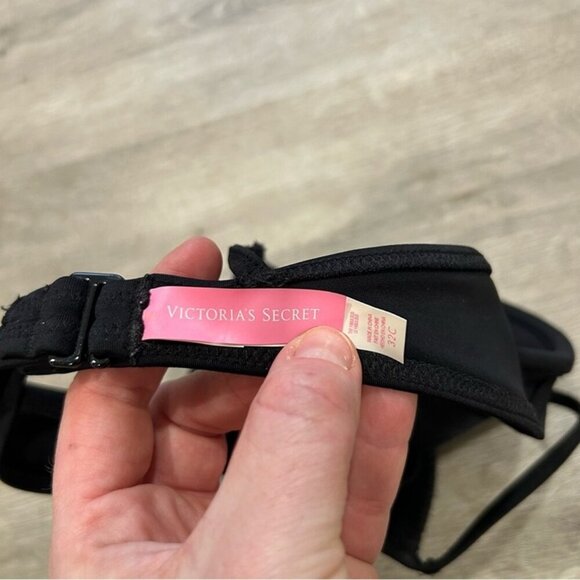 Victoria's Secret Black Triangle Crochet Halter Push Up Bikini Top Women’s 32C - Picture 3 of 4